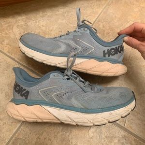 Hoka One Arahi 5